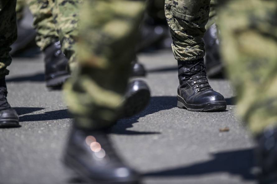 Velika Gorica: Uvježbavanje pješačkih postroja Hrvatske vojske za svečani vojni mimohod