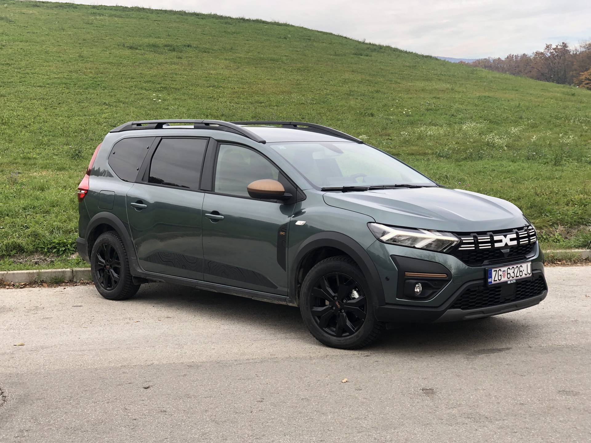 Testirali smo Jogger Hybrid: Kakva je prva hibridna Dacia?