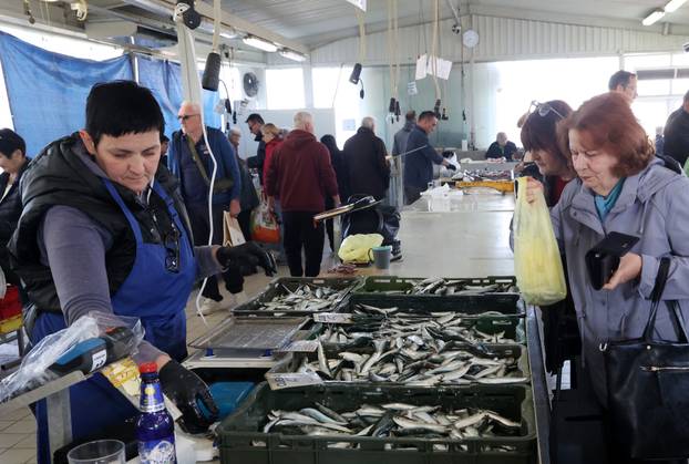 Šibenik: Poskupljenje plavog dizela još se nije odrazilo na cijene u ribarnici