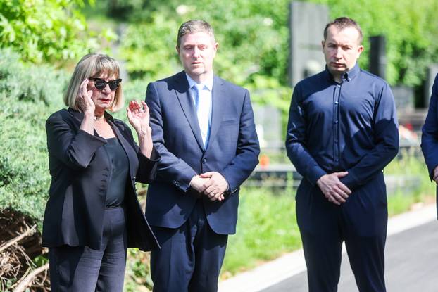 Zagreb: Delegacija Dinama položila vijenac na grob Dražena Petrovića povodom obljetnice njegove smrti
