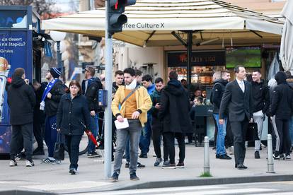 Zagreb: Bad Blue Boys počeli su se okupljati oko hotela gdje uskoro počinje skupština Dinama 