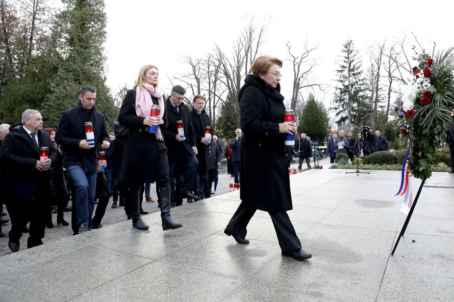 Zagreb: HDZ ploÅ¾io vijenac na grob predsjednika TuÄmana