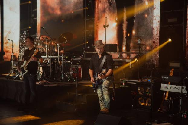 FOTO Pogledajte kako je bilo drugu večer zaredom na koncertu Thompsona u Splitu