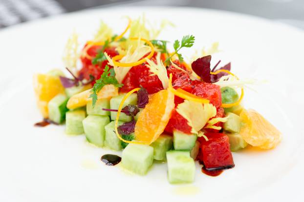 Tuna tartar with cucumber and orange