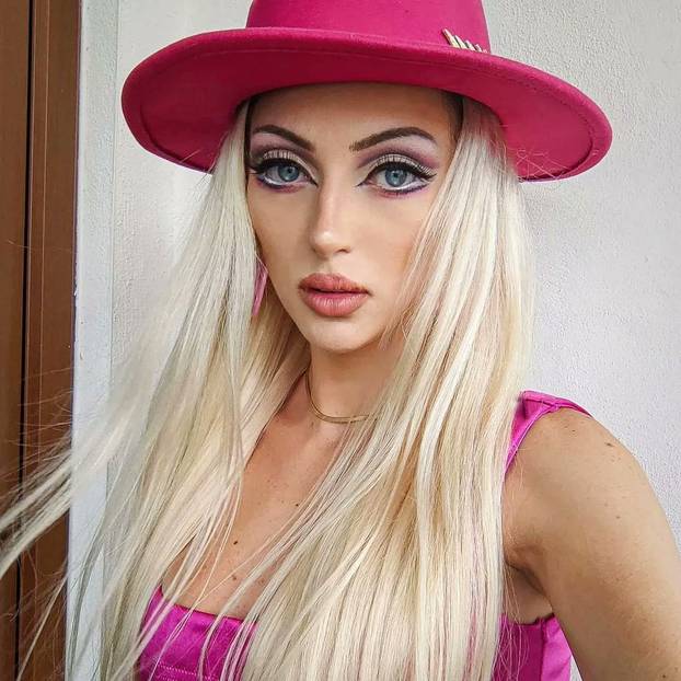 FOTO Mračna strana ovih 'živih' Barbika! Infekcije im 'jedu' kožu i misteriozno umiru. Evo zašto