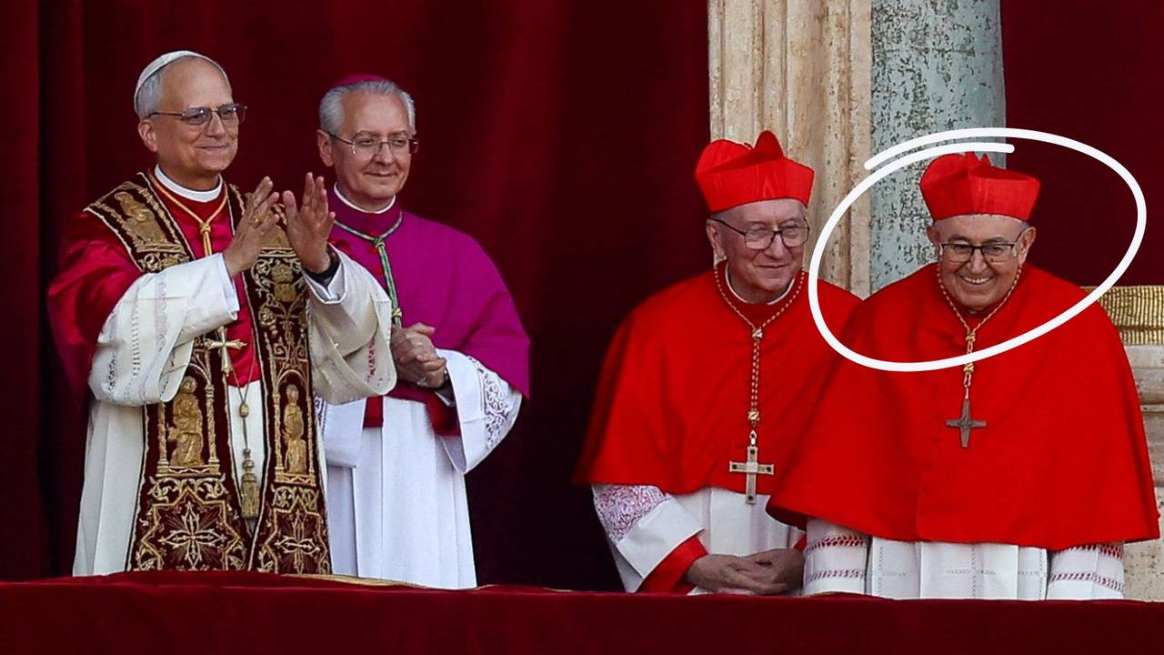 Ogromna čast za Hrvatsku. Kardinal Puljić stajao je uz Papu dok se obraćao svijetu!