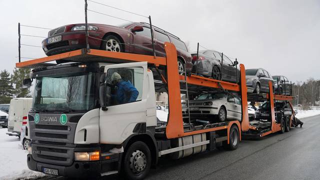Latvia donates vehicles, confiscated from drunk drivers, to Ukraine
