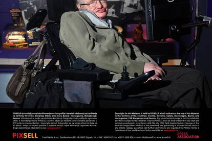 Stephen Hawking objasnio je zbog čega istražujemo Pluton