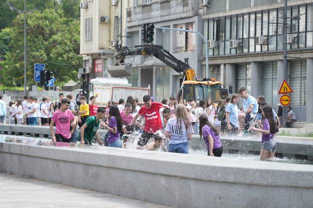 Beogradski maturanti proslavili zadnji dan škole