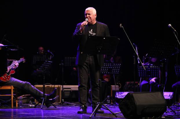 U Gradskom kazali&scaron;tu Zorin dom u Karlovcu odr&zcaron;an je koncert "Arsen na 4 rijeke"