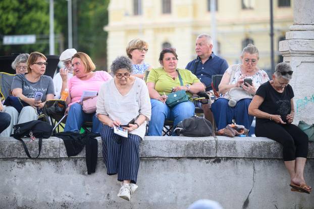 Zagreb: HNK završio kazališnu sezonu koncertom "Devedesete – godine koje pamtimo"