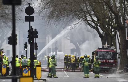 Planuo velik požar u središtu  Londona, evakuirali 2000 ljudi
