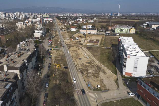 Pogled iz zraka na rekonstrukciju Sarajevske ulice u Zagrebu i prvo proširenje tramvajske pruge nakon 20 godina