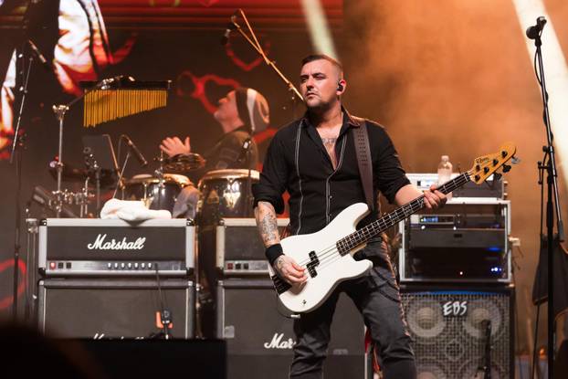 Split: Koncert Prljavog Kazališta na Splitskoj Rivi povodom Dana Domovinske Zahvalnosti