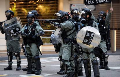 Hong Kong: Policija suzavcem rastjerale stotine prosvjednika