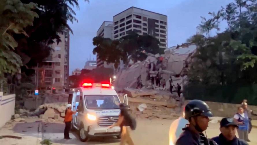 Severe quake destroys building in Caracas