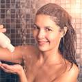 Njega kose na vrućinama: Često pranje, ali laganim šamponima