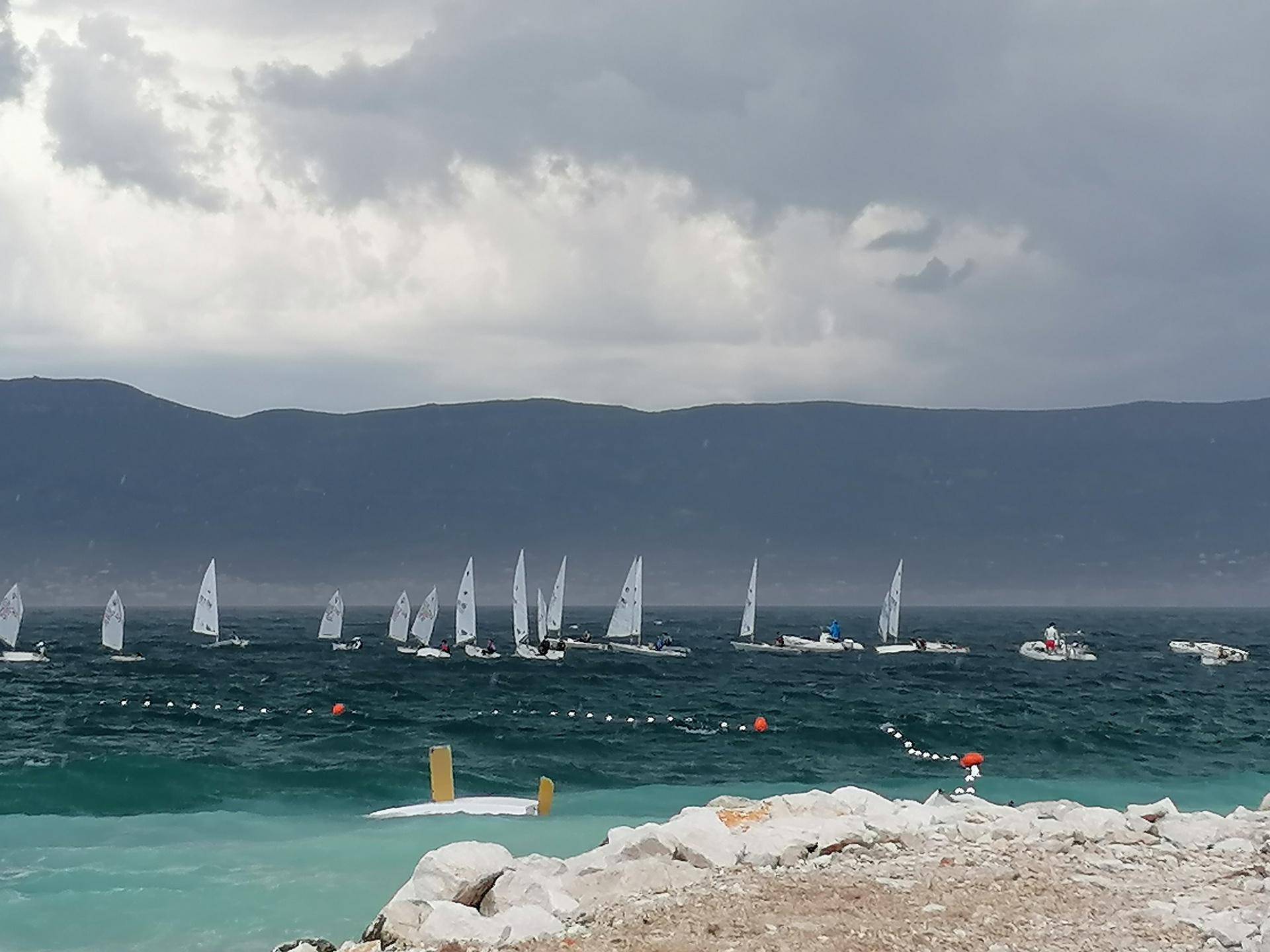 Mlade jedriličare je nevrijeme odnijelo na obalu Čiova: 'Skočili su u more i plivali do plaže'