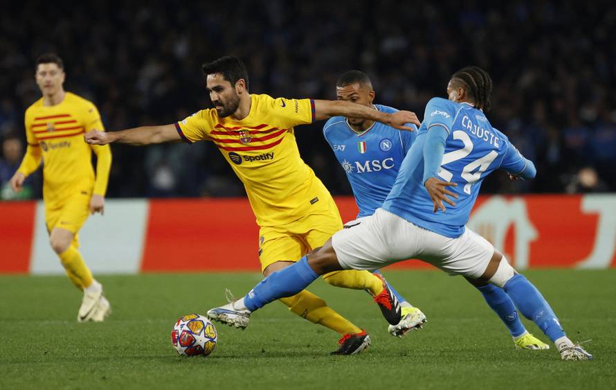 Champions League - Round of 16 - First Leg - Napoli v FC Barcelona