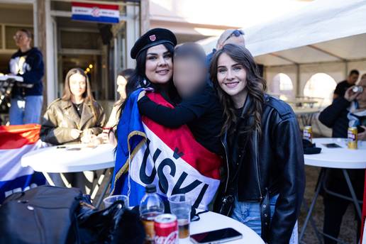 Okupili se fanovi uo&ccaron;i koncerta Marka Perkovi&cacute;a Thompsona, pogledajte atmosferu iz BiH