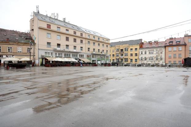 Zagreb: Dolac je jutros pust, prodaja je premještena na Europski trg