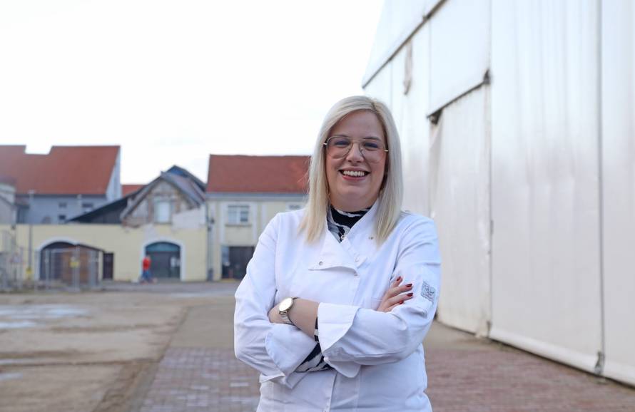 Građanima Petrinje dijelili besplatne germknedle i kuhano vino