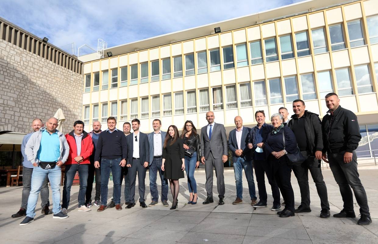 Bitka za županiju. Jelić tvrdi da ima većinu u Skupštini, ali da to ništa ne znači ne skinu li Pauka