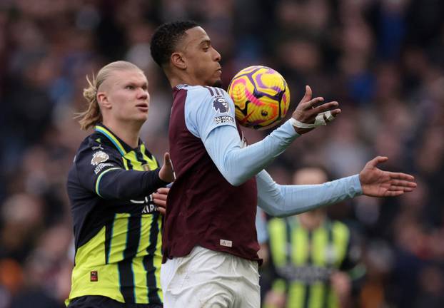 Premier League - Aston Villa v Manchester City