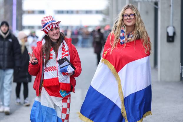 Oslo: Navijači ispred Unity Arene u kojoj se večeras održava finale Svjetskog rukometnog prvenstva