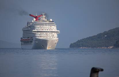 Kruzer Carnival Breeze trebao bi stići u Dubrovnik 27. svibnja