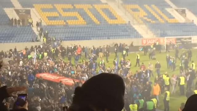 Fenjeraši poveli protiv lidera pa im se stadion počeo urušavati