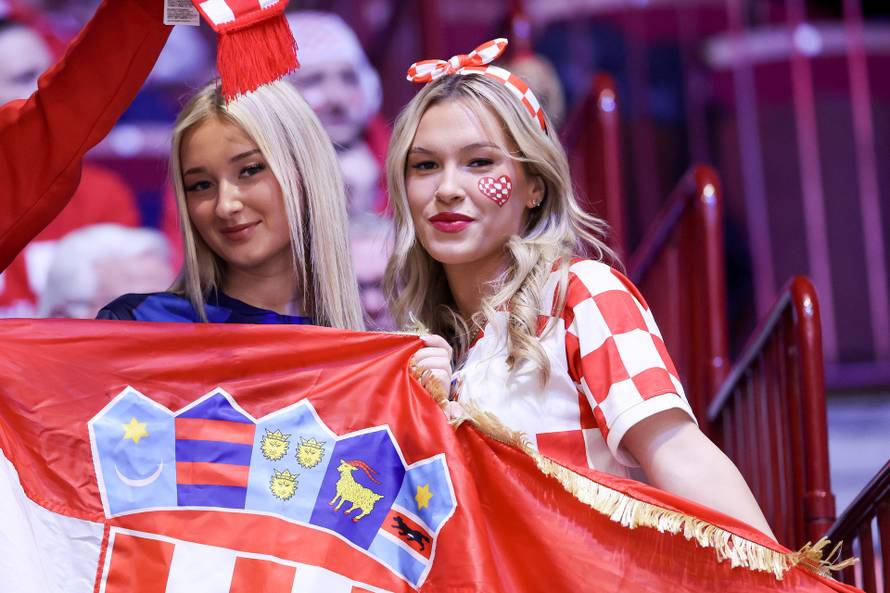 Malmo: Navijači Hrvatske i Mađarske na rukometnoj utakmici EHF prvenstva