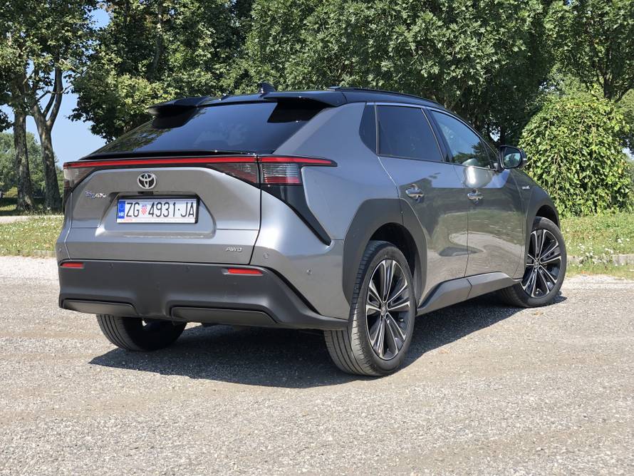 Toyota bZ4X: Mnogo zabave u vožnji, ali i jako puno novca