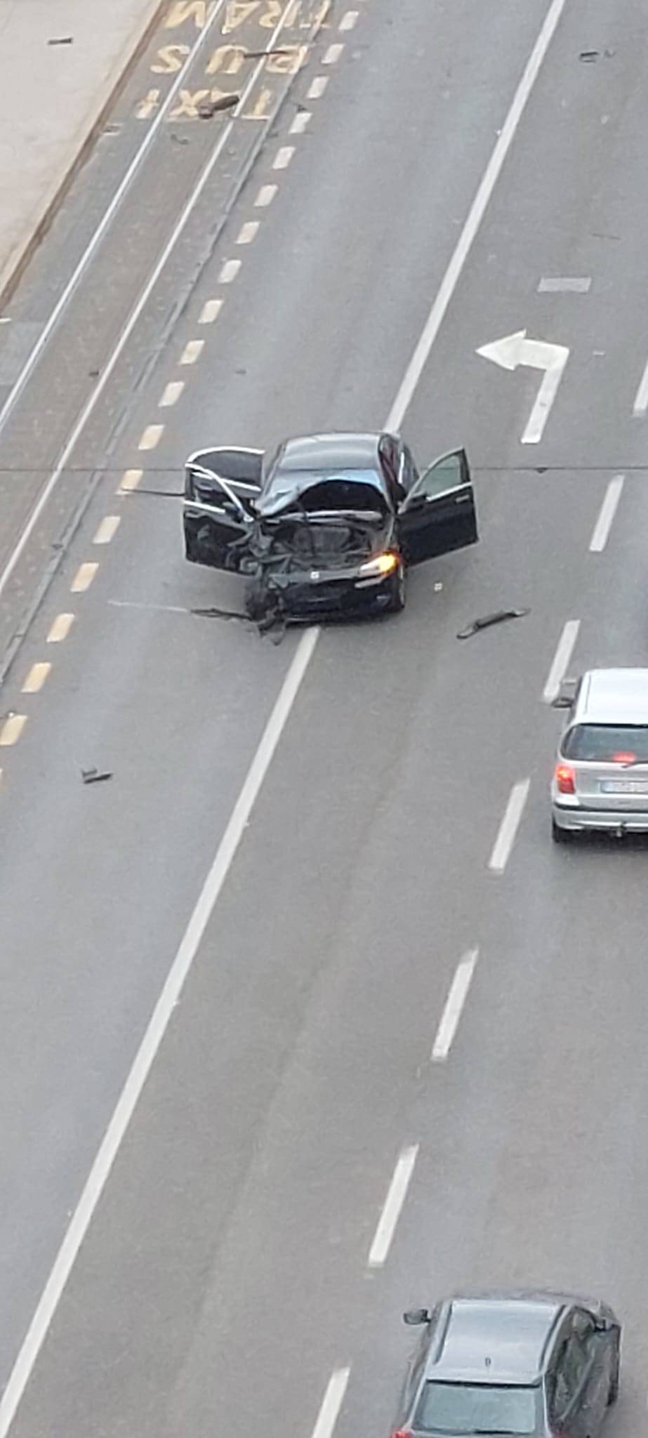 Teška prometna u Zagrebu: Više ozlijeđenih, vatrogasci izvlačili jednog čovjeka iz automobila