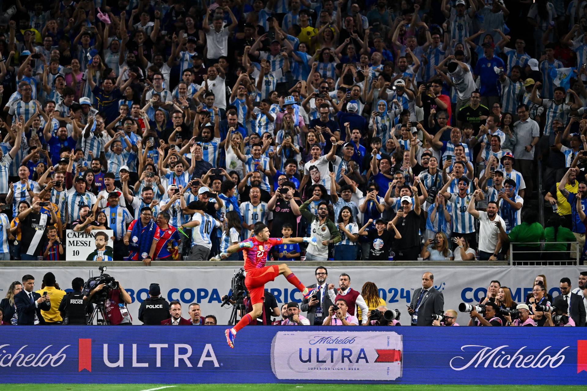 Soccer: Copa America-Quarterfinal-Argentina vs Ecuador