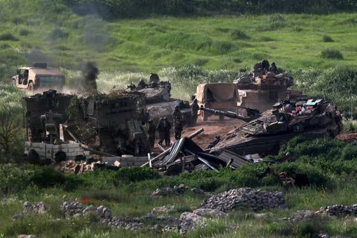 NEUSPJE&Scaron;NA BLOKADA Iranski brodovi pro&scaron;li kroz tjesnac. Kina o&scaron;tro kritizirala potez SAD-a