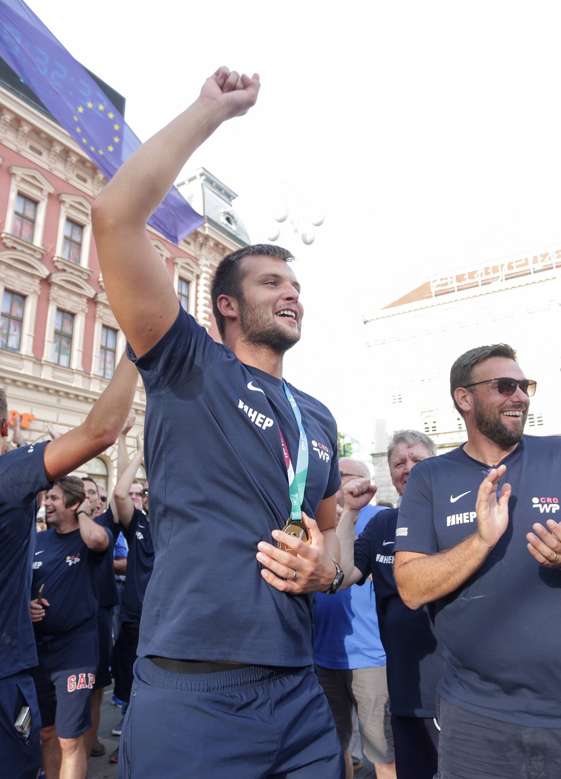 VIDEO: Zlatni su stigli kući, Hrvatska je dočekala prvake