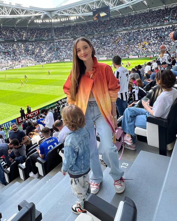 FOTO Nogometni boem postao je heroj Barce. Žele da ostane, a on kaže: 'Žena će odlučiti...'