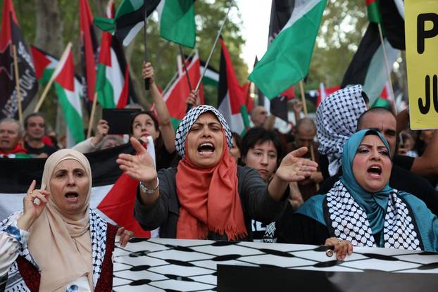 Spanish unions call a general strike in solidarity with Palestinians in Gaza, in Madrid