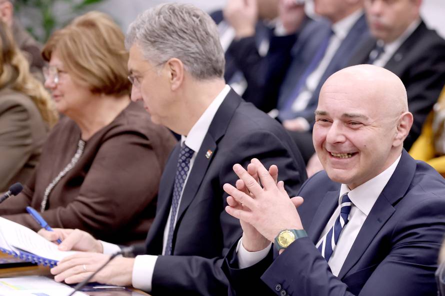 Zagreb: Plenkovic odborima predstavio Alena Ružića, kandidata za novog ministra rada, mirovinskog sustava, obitelji i socijalne politike