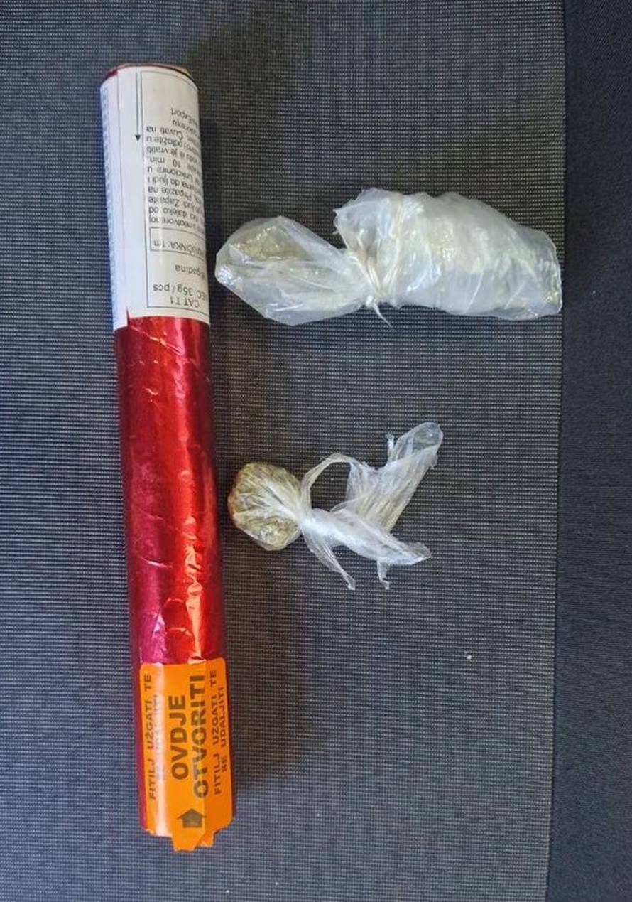 Pogledajte što je policija uzela huliganima na susretu Dinama u Varaždinu. Privela sedmoricu