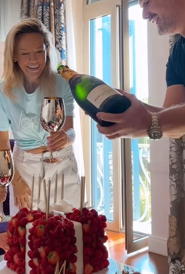 FOTO Maja Šuput proslavila je 46. rođendan - pogledajte tortu koja je bila hit večeri