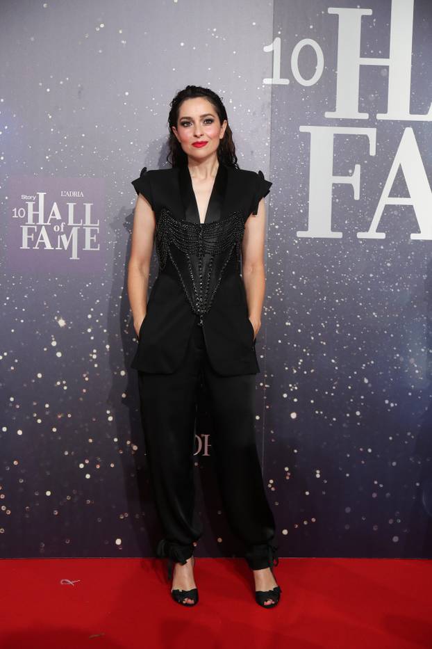 Prije godinu dana objavila brak s 26 godina mlađim, ali Petra nije jedina koja voli mlađahne