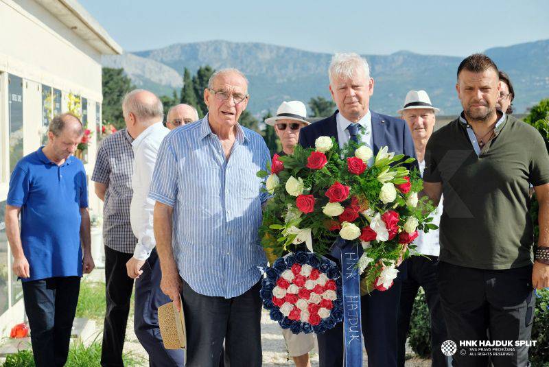 Legendarni Vlado Beara dobio vlastitu vitrinu na Poljudu...