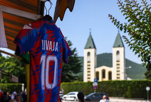 Hodočasnici iz cijeloga svijeta pristižu u Međugorje na godišnjicu ukazanja