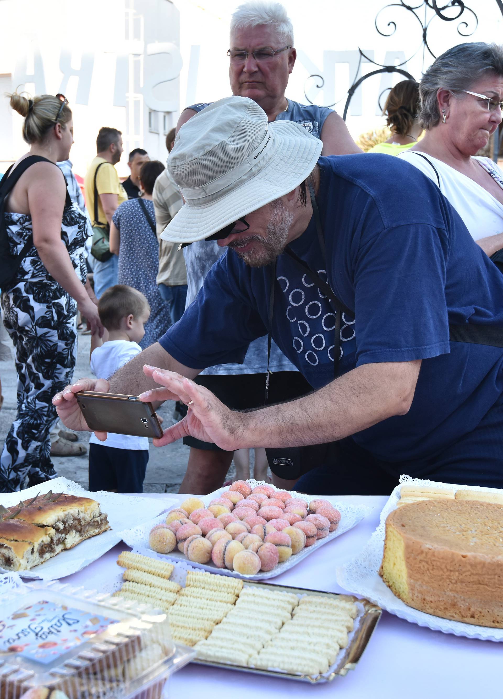 Tradicionalne istarske slastice zamirisale su danas u Vižinadi