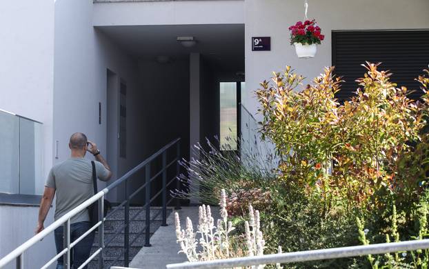 Zagreb: Policijski očevid još uvijek traje gdje su sinoć u ulici Črna voda ubijeni muškarac i žena