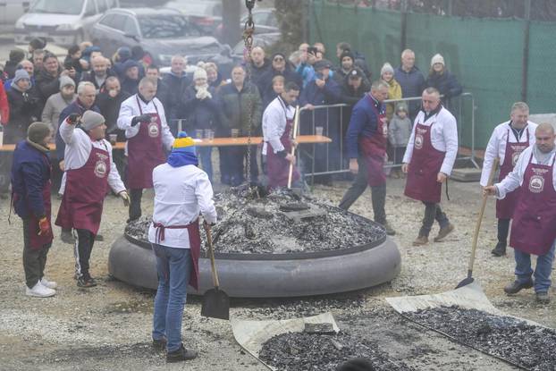 U Oroslavju pripremljena najveća peka na svijetu