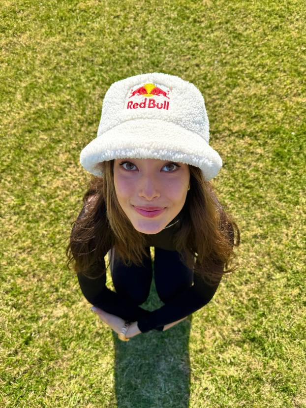 FOTO Ova olimpijka može sve. Na skijama osvaja medalje, a u tangicama podsjeća da je model