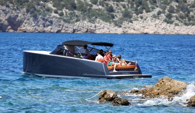 ARHIVA - 2022. EKSKLUZIVNE FOTOGRAFIJE David i Victoria Beckham na odmoru u Hrvatskoj 